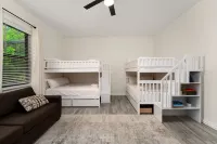 Luxury Barnhouse with 🔥HEATED🔥 Pool Hotels in Kyle