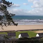 Remarkable residence facing the wonderful Bay of Douarnenez! Hotels in Douarnenez