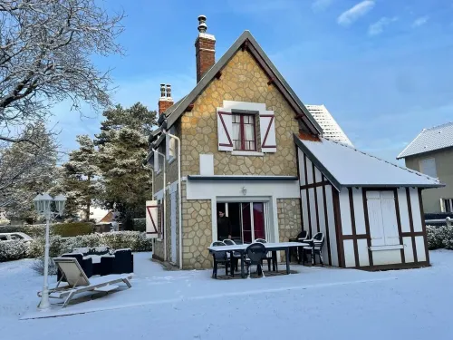 Norman house, completely renovated, seaside garden, terraces, wifi