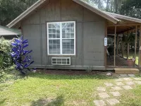 Great One Room with Full Bath Guest House! Hotels in Darien