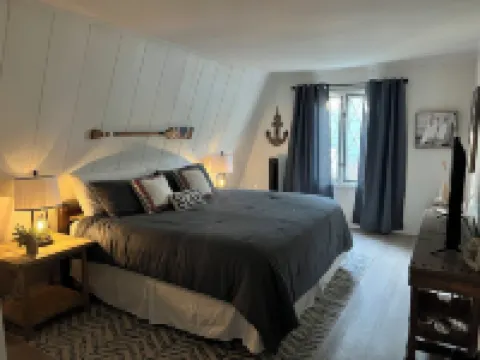 Dock Holiday - beautiful views on Badin Lake Hotels in Eldorado