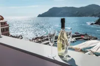 Apartment overlooking Vernazza's beautiful Marconi Square.