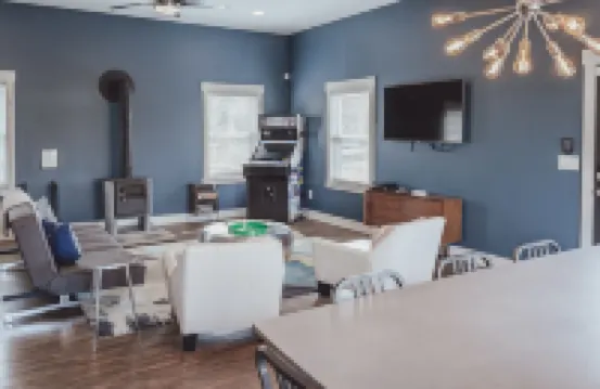 Spacious luxury cabin with hot tub and a great view!