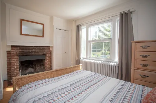 Newly Renovated 6BR with Parking & Outdoor Shower!