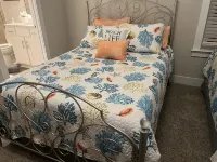 Beautiful Beach front home- 150 yards to the white sand beach 基斯勒空軍基地附近的飯店