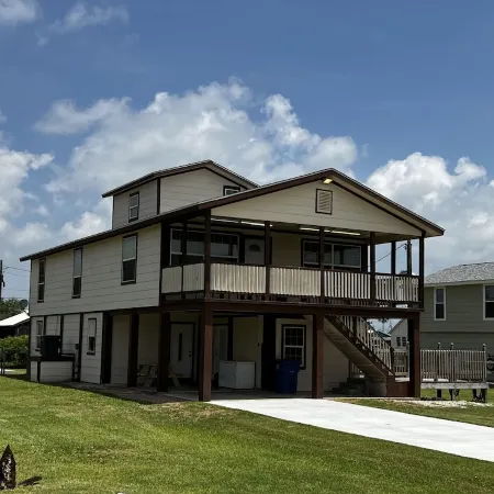 Great Fishing AndHunting Lodge and Vacation Home in Port O’Connor TX