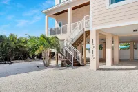 Brand new 5bed/6Bth pool w/76 ft of Dockage- 2 Homes Next Door Available as well