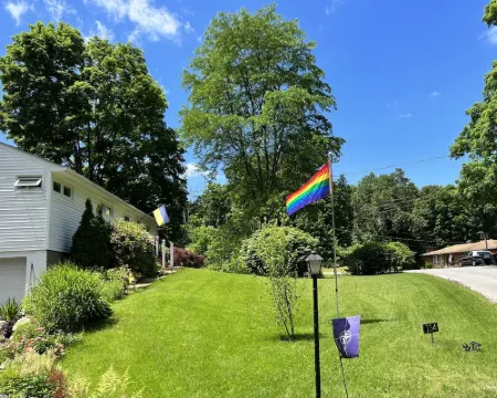 Mid-Century DJ’s Dream Hotels in Hyde Park