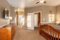 Kanab Paradise House with 2 King Beds Close to Hiking Trails