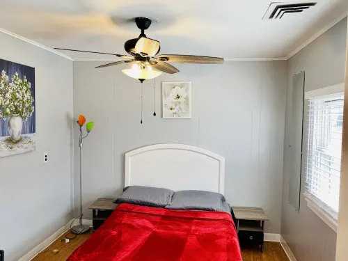 Lovely Seaside Park Getaway - Walk to Beach & Bay - Parking, Badges, BBQ