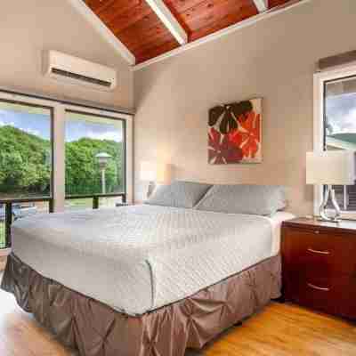 PRIVATE Ocean Front Cottage Over Looking Beautiful Kalapaki Bay Rooms