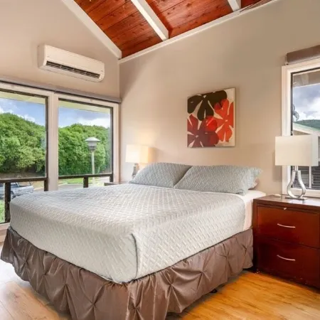 PRIVATE Ocean Front Cottage Over Looking Beautiful Kalapaki Bay
