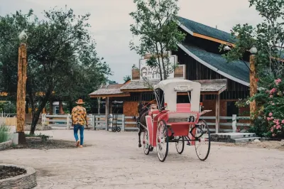 Amphawa Horse Farm Hotels in 