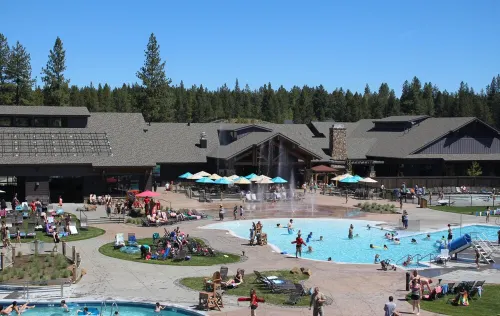 Exceptional Home Near SR Village / Best Rates! / Hot Tub / Sharc / AC / Wi Fi