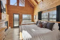 Breathtaking Views! Couples Retreat!