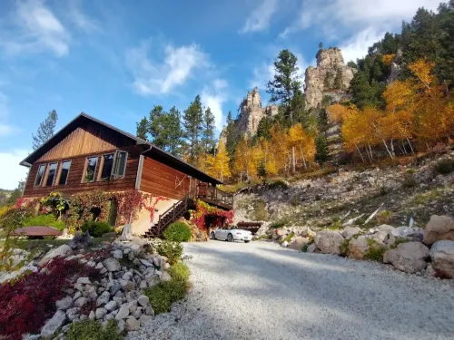 Spearfish canyon vacation home 15 minutes from Terry Peak Ski Area & Deadwood. - Boutique