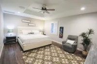 Relocation? Insurance Claim? Rehab? Best LOCATION in Flower Mound Hotel di Flower Mound