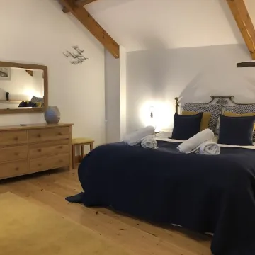 Appledore - Stables - A couples delight! One bed cottage with parking and wifi!