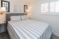 Modern, Renovated Oceanview Condo on the Beach!
