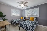 Coastal Sarasota Pool Home near Siesta Key Beach