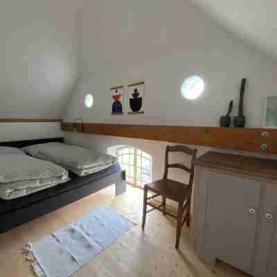 Tobacco Barn Rooms
