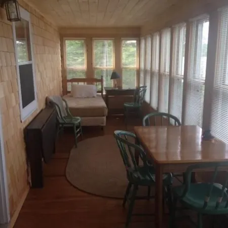 Waterfront 2 Br Cottage In Copper Harbor With Private Dock