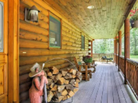 NEW! FOLEY'S LOG CABIN with Hot Tub Hotels in Shawangunk