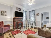 Historic Savannah Condo w/Outdoor Pool - 2Bd+Bonus, Sleep 8. Walk to Everything!