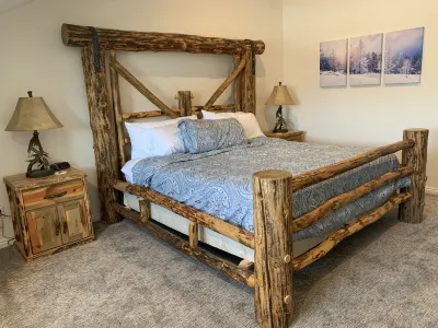 Newly updated 2 bedroom/bath condo close to 3 ski areas