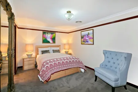 BRADDON CENTRAL SANCTUARY Отели в г. Брэддон