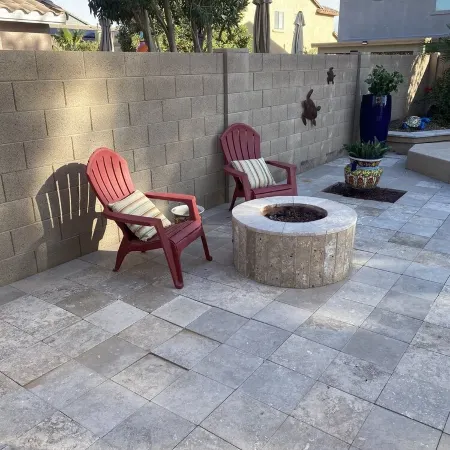 3 Bedroom 2.5 Bath With Hot Tub & Heated Pool! Outside BBQ Area with Fire Pit!
