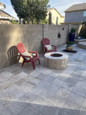 3 Bedroom 2.5 Bath With Hot Tub & Heated Pool! Outside BBQ Area with Fire Pit!