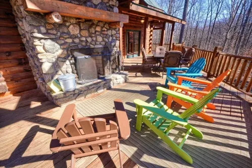 Treehouse Lodge: Luxury Log Cabin Retreat in Hocking Hills