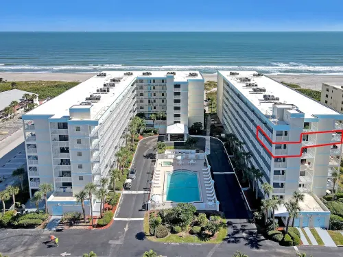 Stylish w/ Ocean View and 2 Balconies, Heated Pool, Centrally Located