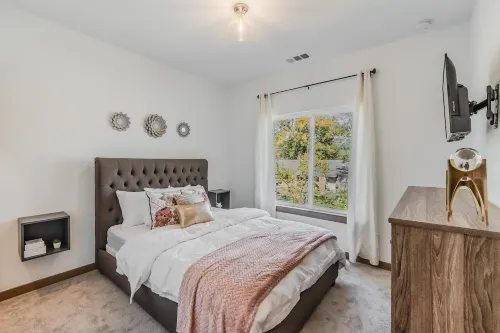 Entertainment District -Walk to Stadiums - Near Six Flags -Sleeps 8 - Parvekkeita
