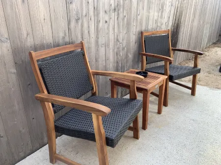 King Bed Pet Friendly Retreat with Private Terrace in Gated Community!