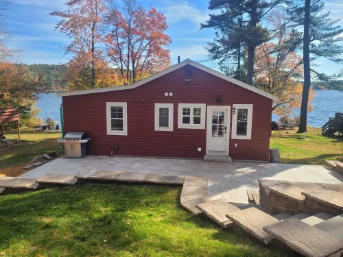 2 Bed, 1.5 Bath, on Pool Pond, Close to Franklin Pierce and Mt. Monadnock