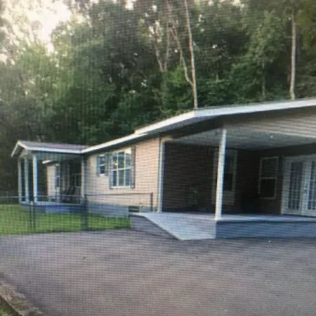 Centrally located between Bryson City, Sylva and Cherokee.5 mins to the Casino.