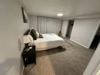 Updated, cozy private basement suite - 25 min to skiing