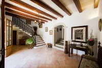 Spectacular house for 10 people with air conditioning, private pool, wifi Hotels in Felanitx