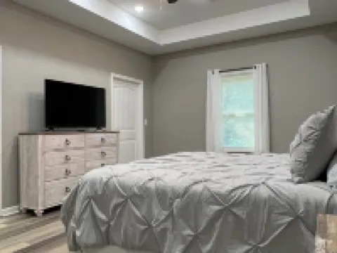 High N Heber /Brand new 4 bedroom 2.5 bath 2 car garage/washer & dryer available Hotels in Heber Township