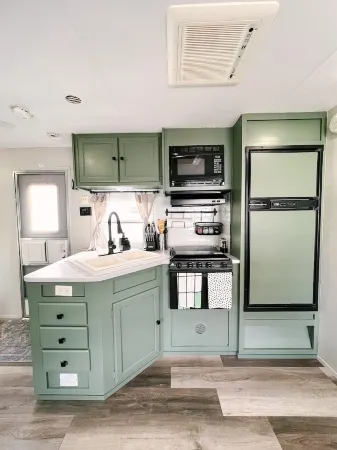 Cozy Renovated RV near Zion and St. George