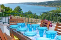 SEA VIEW BAY HOUSE