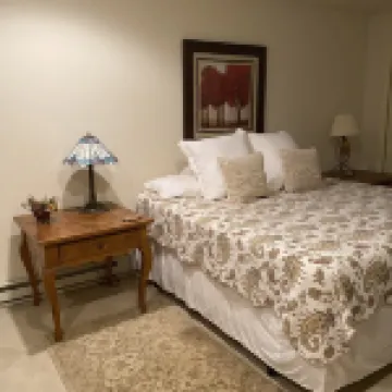 Tree Top Living CottageWe have WATER, POWER and INTERNET