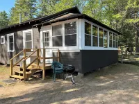 Charming Cedar Lakeside Cottage at Elbert's Resort