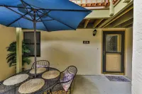 Beautiful 2 Bed 2 Bath Condo. Pool, Golf