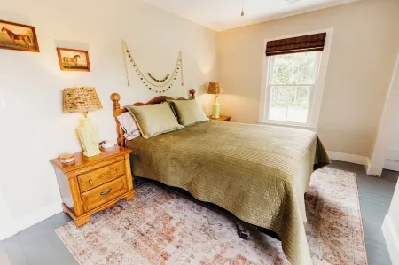 The Farmhouse At Oak Creek Farm