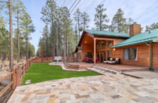 Bearfoot Cabin W/Hot Tub, Gas Fire Pit, Game Room & Direct Forest Access