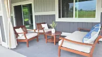 Luxury 800 ft" 1 bedroom Suite, Full Large Kitchen, King size bed, Free Laundry