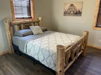 New cabin in the woods with private hot tub